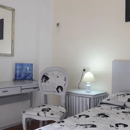 Hotel Lina 2*